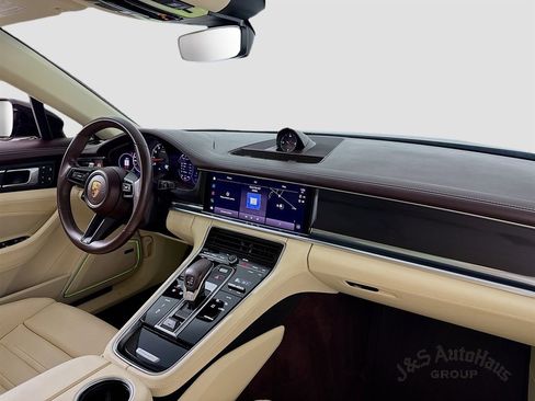Used 2023 Porsche Panamera 4 Platinum Edition image 30