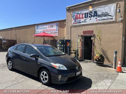 Used 2015 Toyota Prius Two image 3