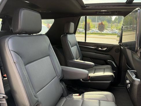 Used 2024 GMC Yukon Denali w/ Denali Reserve Package AWD/4WD image 27