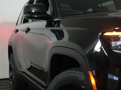 New 2026 Jeep Grand Cherokee Limited AWD/4WD image 3