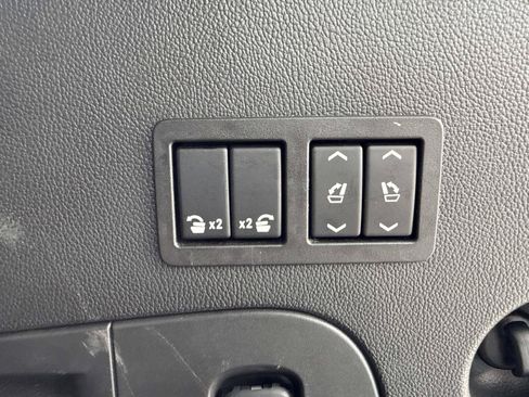 Used 2015 Chevrolet Tahoe LT AWD/4WD image 36
