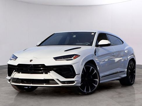 Used 2024 Lamborghini Urus S image 1