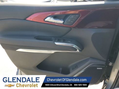 New 2026 Chevrolet Traverse RS w/ LPO, Floor Liner Package FWD image 36