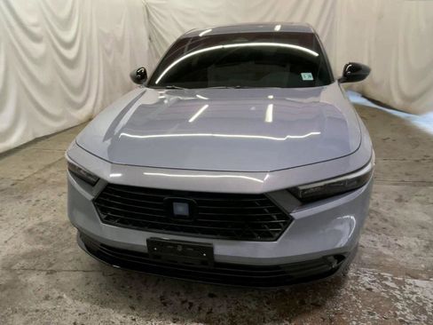 Used 2023 Honda Accord Sport image 3