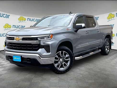 Used 2023 Chevrolet Silverado 1500 LT w/ Z71 Off-Road Package AWD/4WD image 3