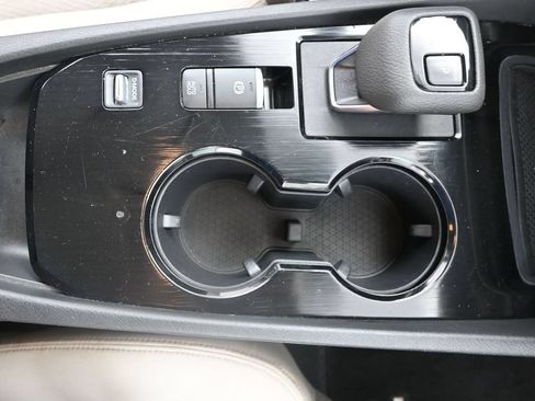 Used 2025 Nissan Rogue SV FWD image 16