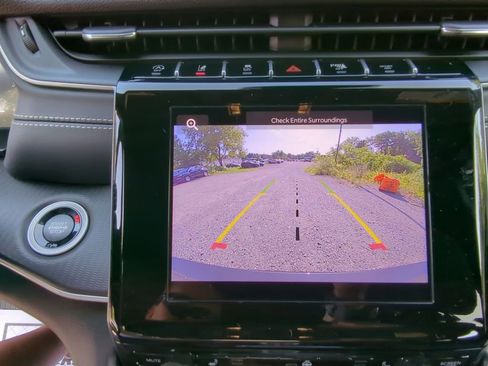 New 2025 Jeep Grand Cherokee L Laredo w/ Luxury Tech Group I image 18