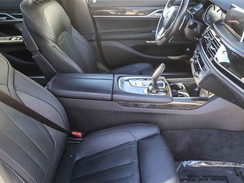 Used 2017 BMW 740e xDrive image 15