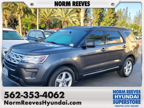 Used 2018 Ford Explorer XLT FWD image 1