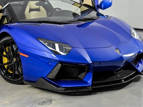 Used 2014 Lamborghini Aventador LP 700-4 AWD/4WD image 3