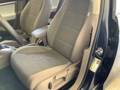 Used 2010 Volkswagen Jetta S image 10