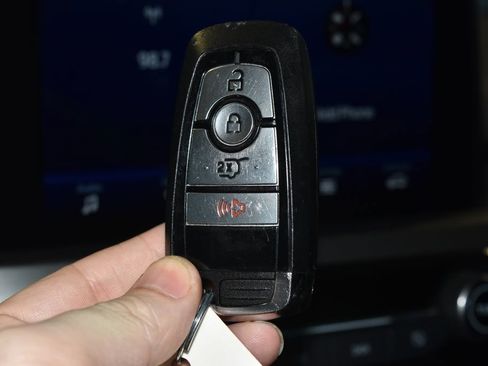 Used 2025 Ford Escape Active image 17