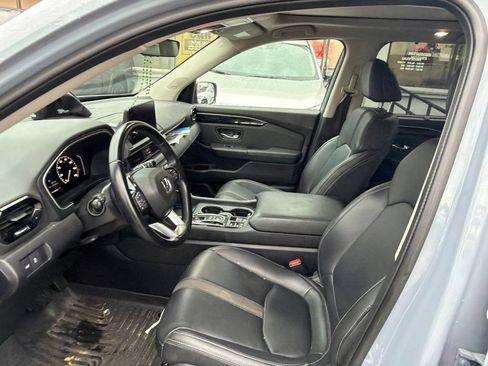 Used 2023 Honda Pilot Touring image 7