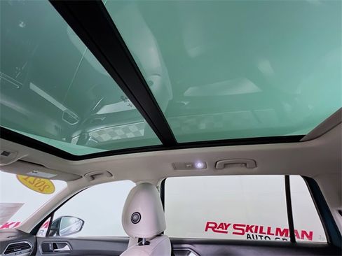 Used 2021 Volkswagen Tiguan SE image 25