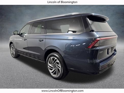 Used 2025 Lincoln Navigator L Reserve AWD/4WD image 7