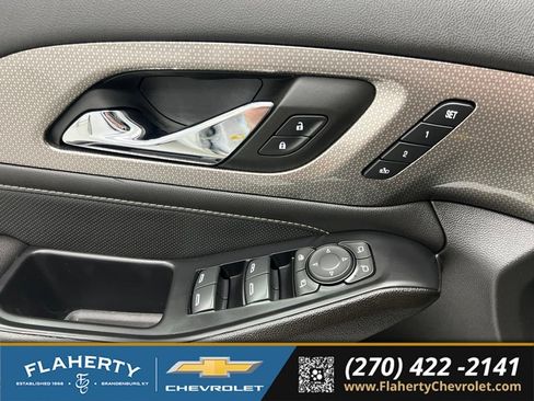 Used 2023 Chevrolet Traverse Premier AWD/4WD image 23
