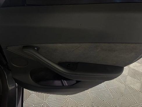 Used 2023 Tesla Model Y Long Range AWD/4WD image 28