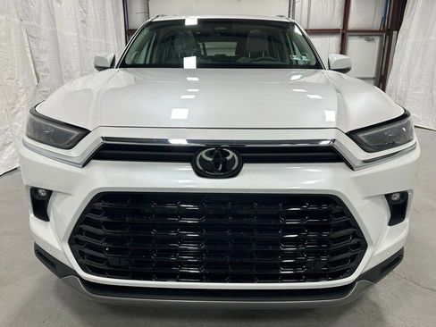 Used 2025 Toyota Grand Highlander Limited image 2