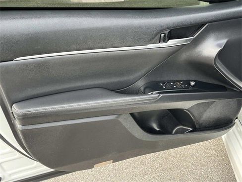 Used 2019 Toyota Camry XSE image 23