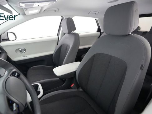 Used 2024 Hyundai Ioniq 5 SEL RWD image 4