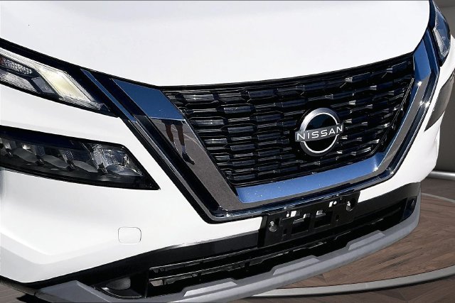 Used 2023 Nissan Rogue S AWD/4WD image 25