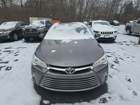 Used 2016 Toyota Camry LE image 3