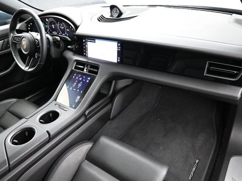 Certified 2025 Porsche Taycan AWD/4WD image 31