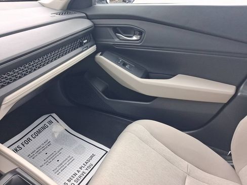Used 2024 Honda Accord EX image 21