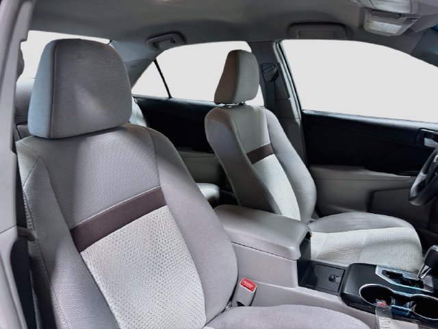 Used 2013 Toyota Camry LE FWD image 21