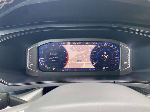 Certified 2022 Volkswagen Taos SEL AWD/4WD image 18