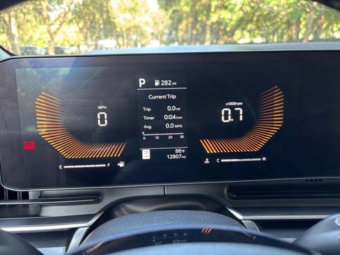 Used 2026 Kia Carnival FWD image 44