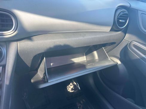 Used 2019 Hyundai Kona Limited w/ Cargo Package image 34