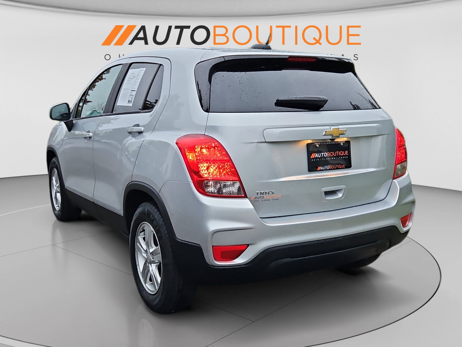 Used 2020 Chevrolet Trax LS w/ Tint and Cruise Package FWD image 3