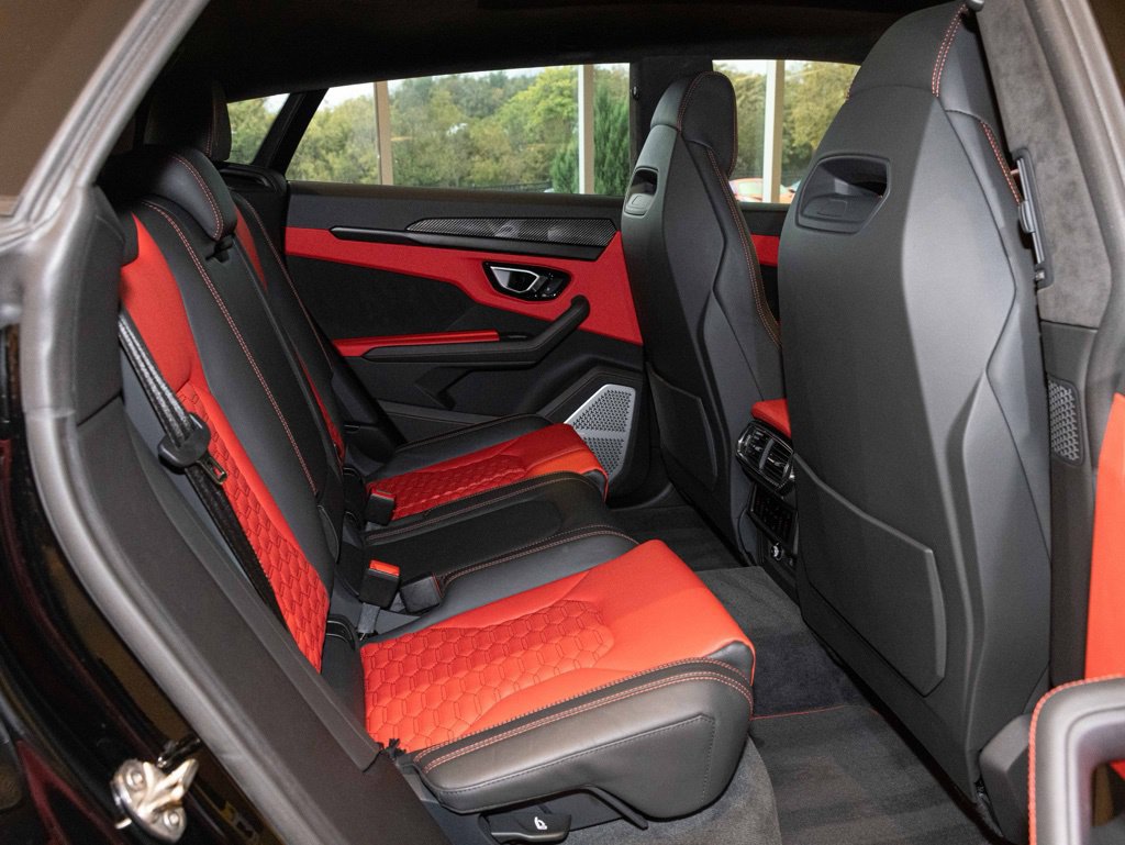 Used 2022 Lamborghini Urus AWD/4WD image 56