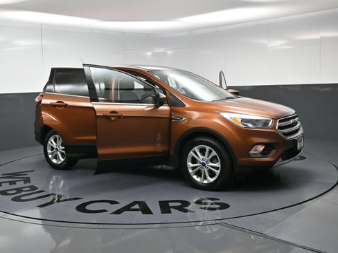Used 2017 Ford Escape SE FWD image 25