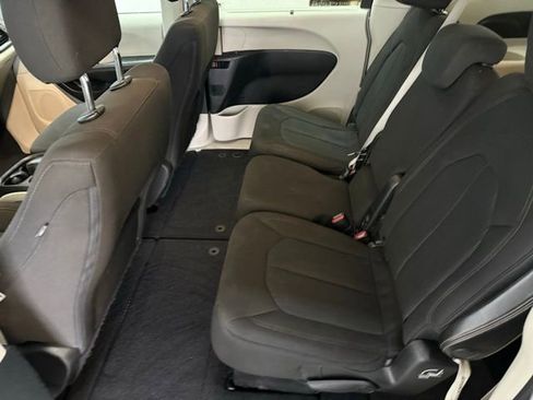 Used 2020 Chrysler Pacifica Touring w/ Cold Weather Group image 27