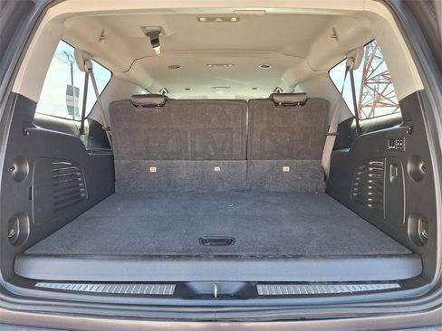 Used 2018 Chevrolet Suburban Premier image 24
