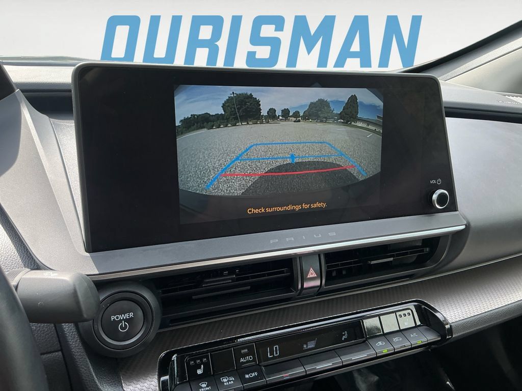 Used 2025 Toyota Prius XLE FWD image 22