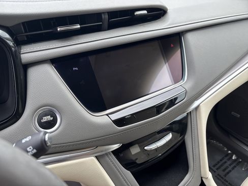 Used 2019 Cadillac XT5 Luxury AWD/4WD image 13