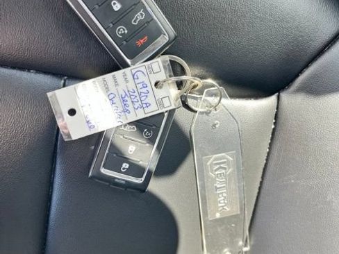 Used 2023 Jeep Grand Cherokee L Limited RWD image 16