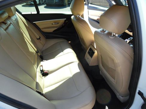 Used 2018 BMW 330i xDrive Sedan w/ Premium Package image 22