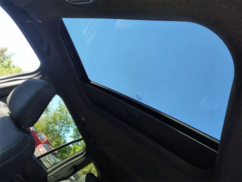 New 2025 Jeep Grand Cherokee Laredo X w/ Luxury Tech Group I image 21