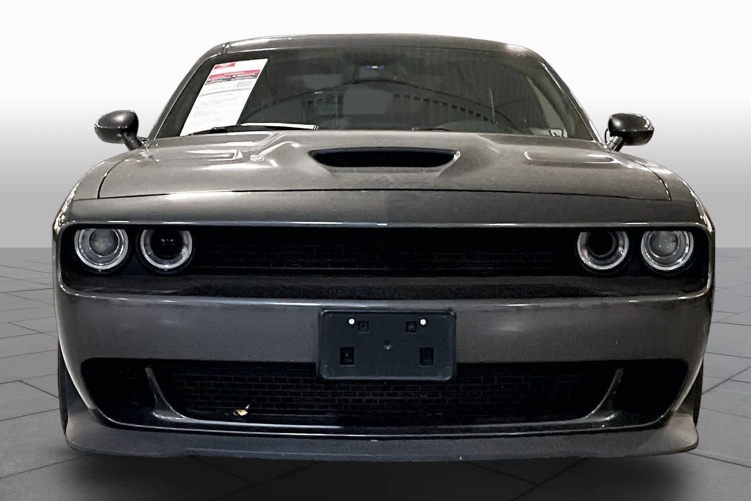Used 2016 Dodge Challenger SRT Hellcat RWD image 4