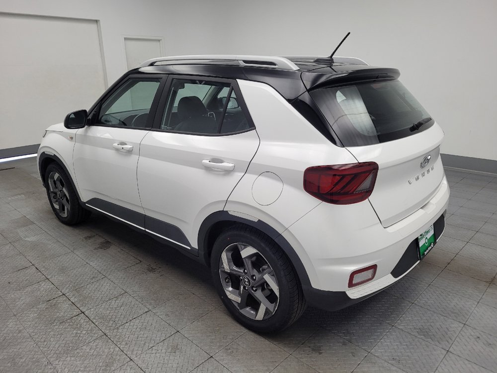 Used 2023 Hyundai Venue Limited FWD image 5