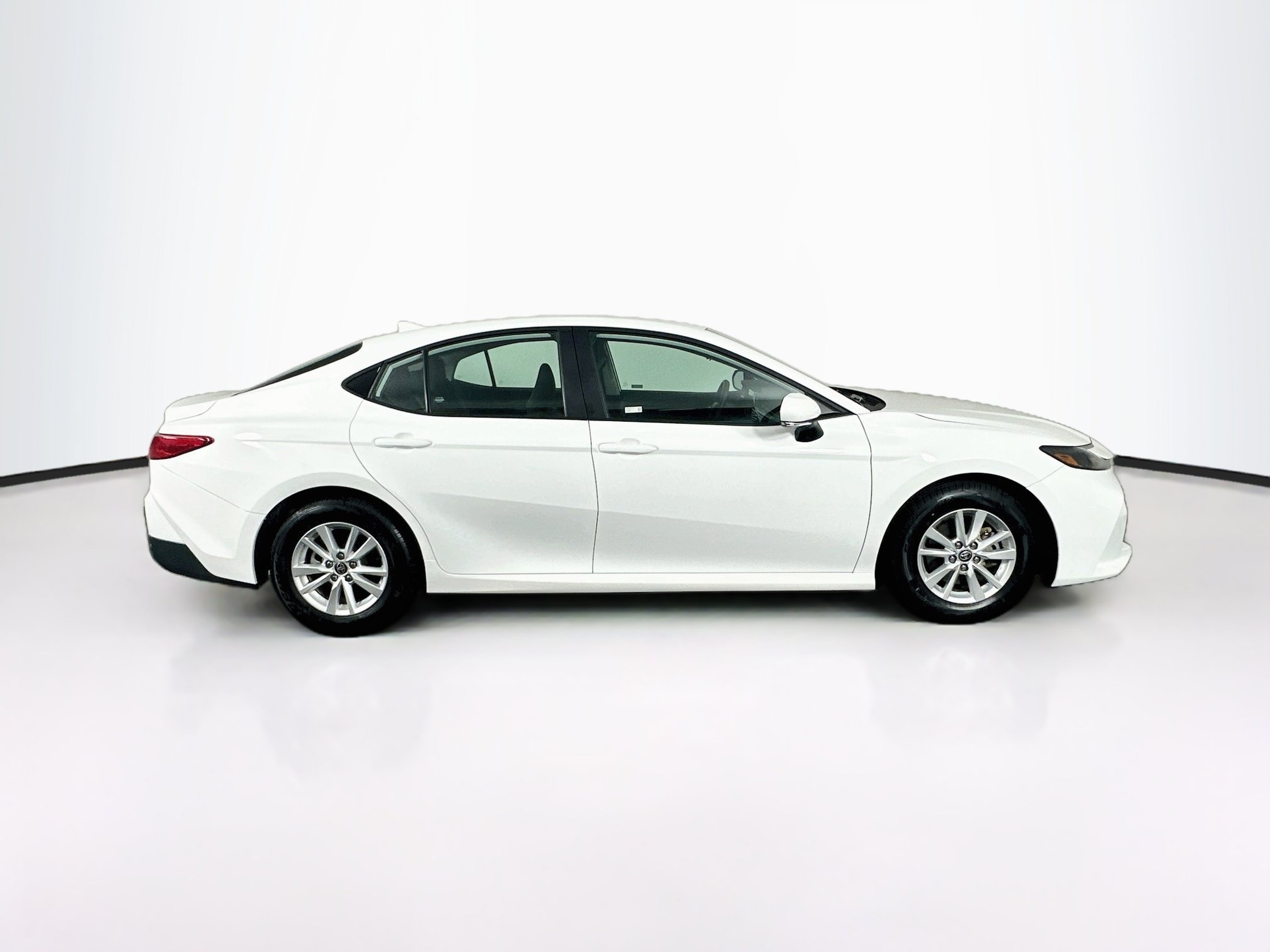 Used 2025 Toyota Camry LE FWD image 10