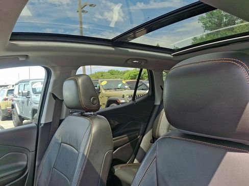 Used 2021 GMC Terrain SLT w/ Infotainment Package II FWD image 24