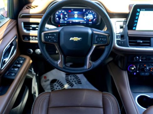 Used 2024 Chevrolet Suburban High Country RWD image 24