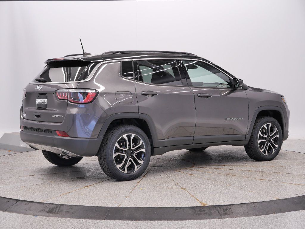 Used 2023 Jeep Compass Limited w/ Sun and Sound Group AWD/4WD image 6
