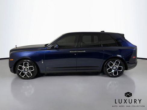 Used 2022 Rolls-Royce Cullinan Black Badge w/ Dark Exterior Package AWD/4WD image 9