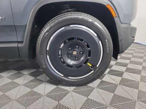 Used 2025 Rivian R1S Adventure AWD/4WD image 11